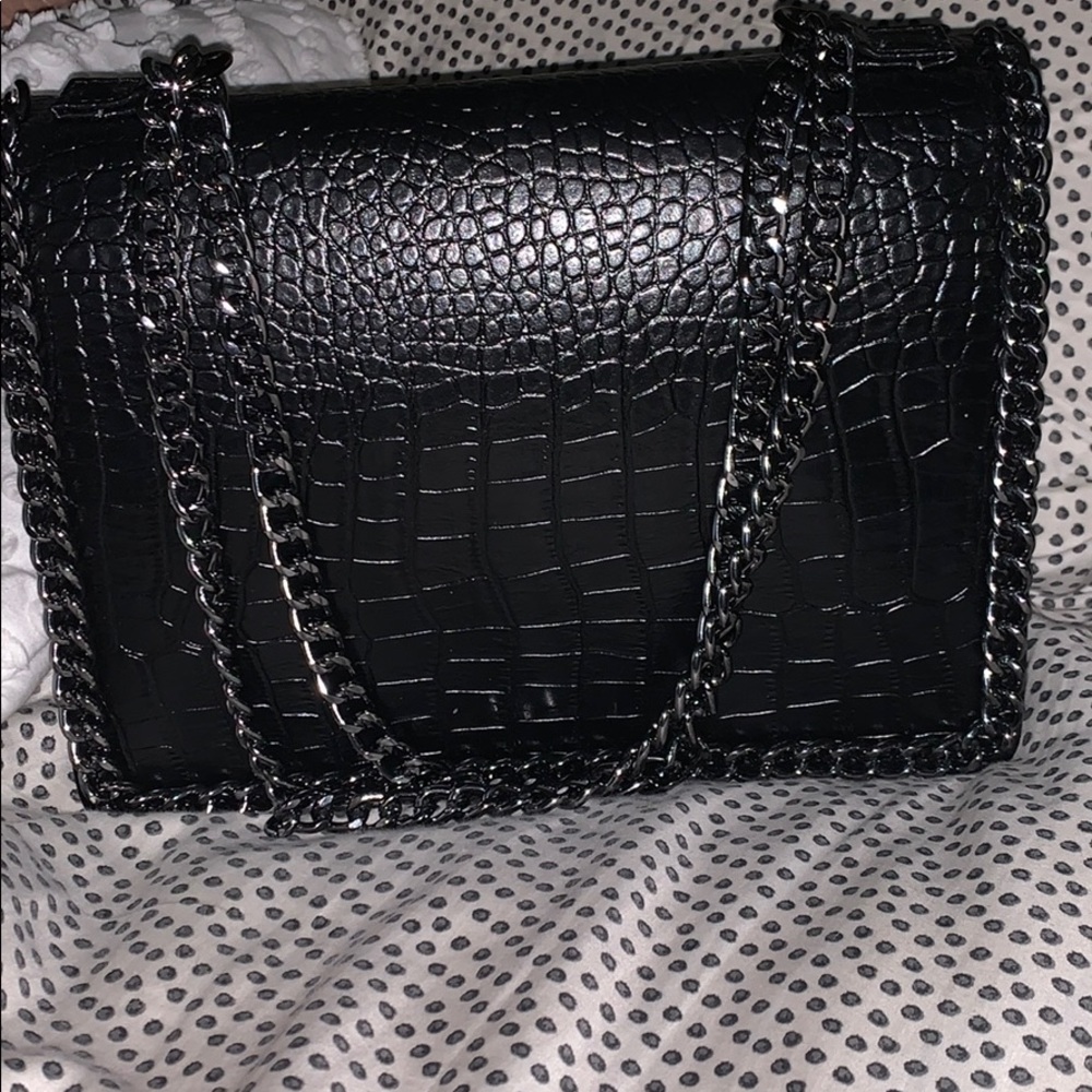 MISSGUIDED: Black Faux Leather Croc Chain Bag
